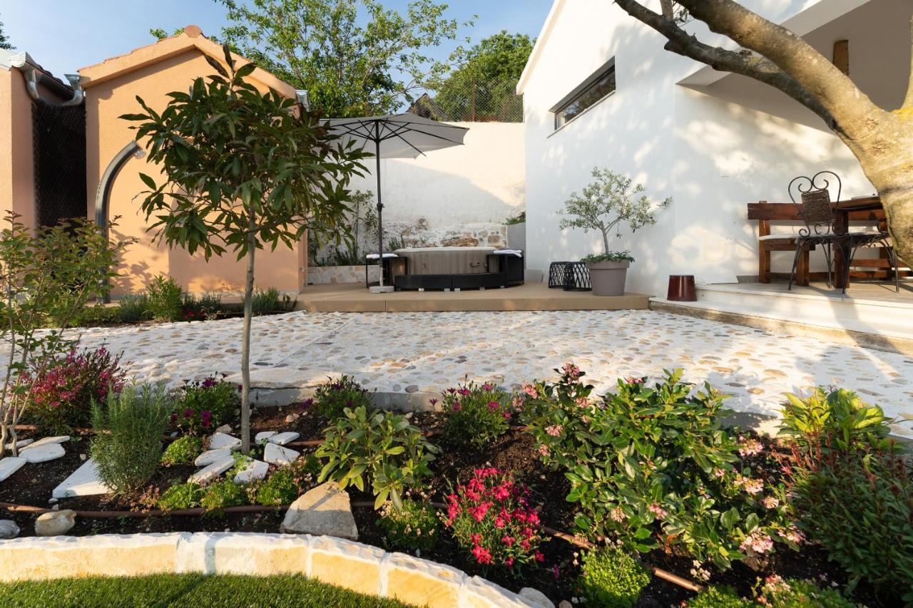 Holiday Home - Villa Thorak Anić Extérieur photo