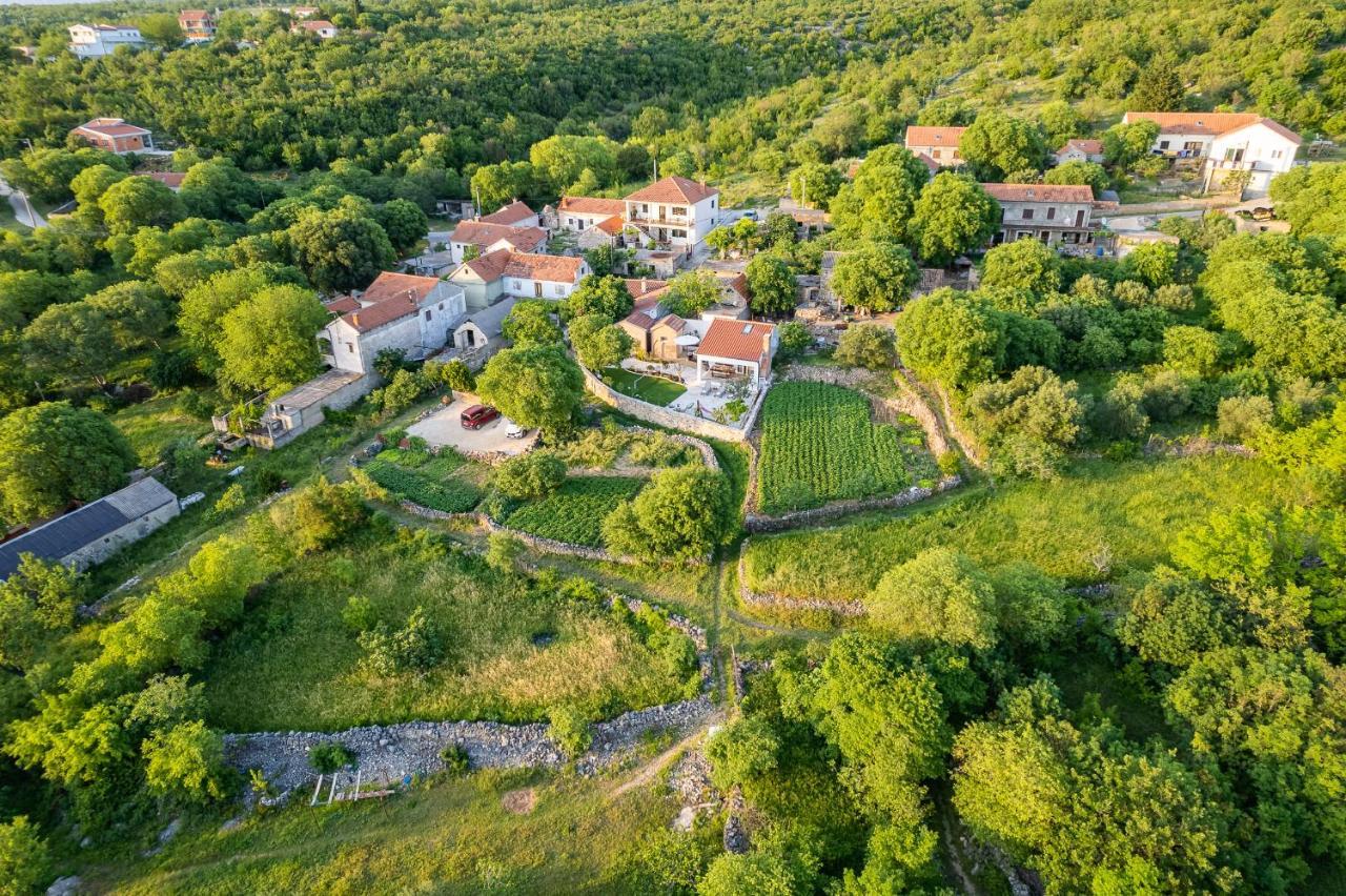 Holiday Home - Villa Thorak Anić Extérieur photo