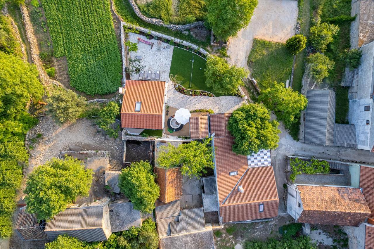 Holiday Home - Villa Thorak Anić Extérieur photo