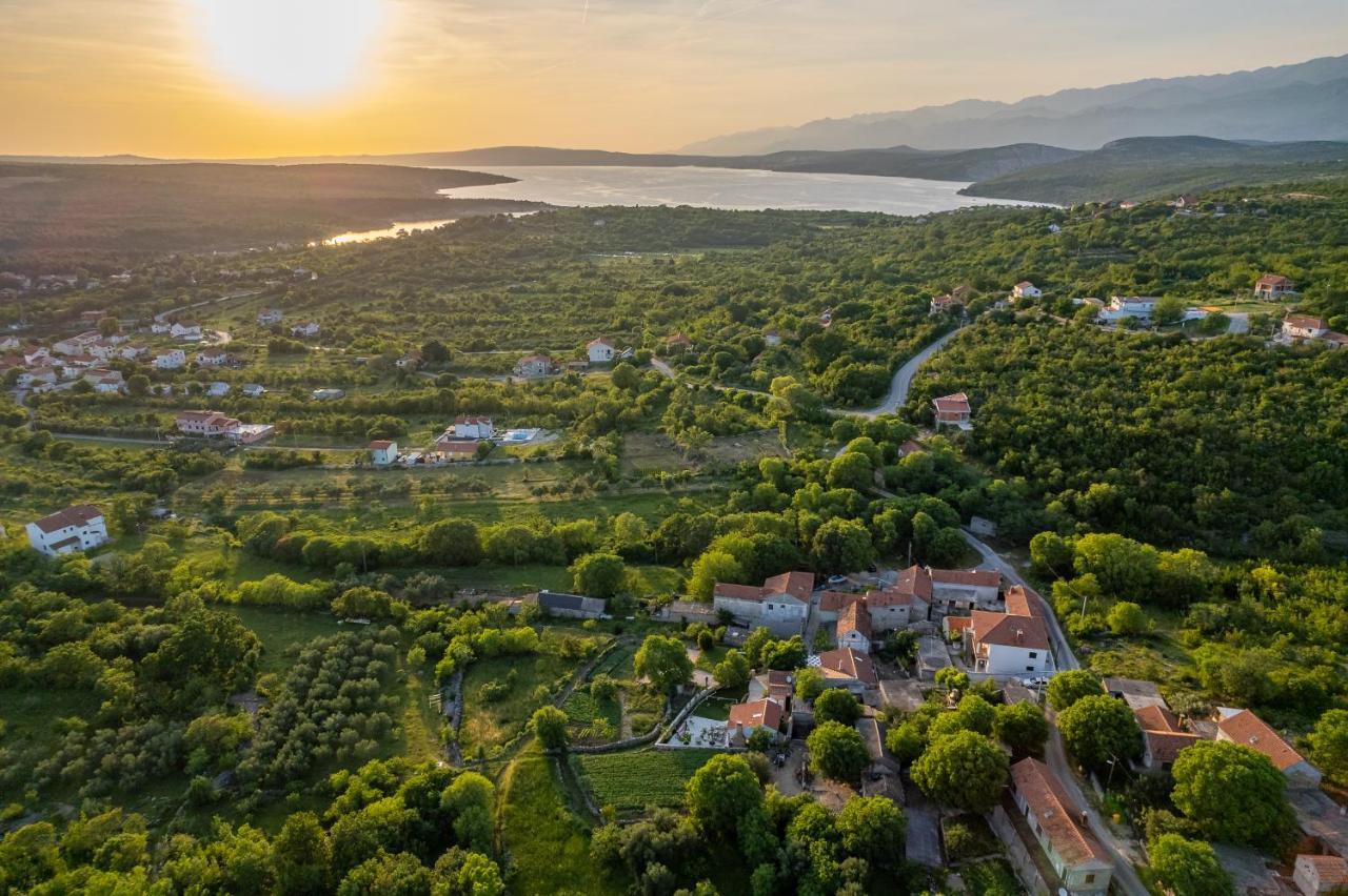 Holiday Home - Villa Thorak Anić Extérieur photo